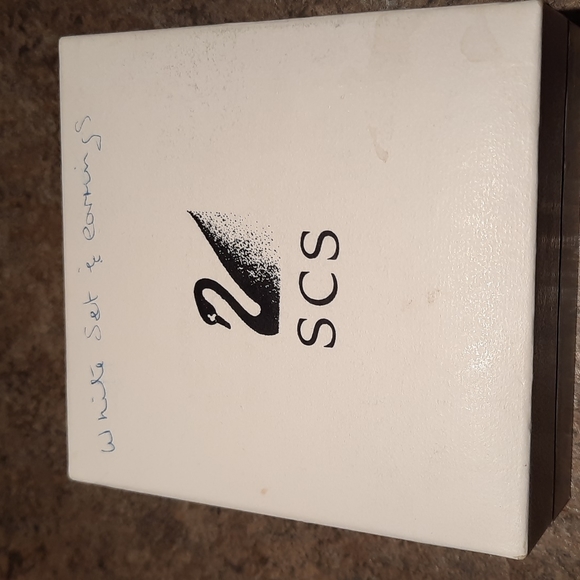 SWAROVSKI BROOCH & EARING SET(unused) - Picture 4 of 4